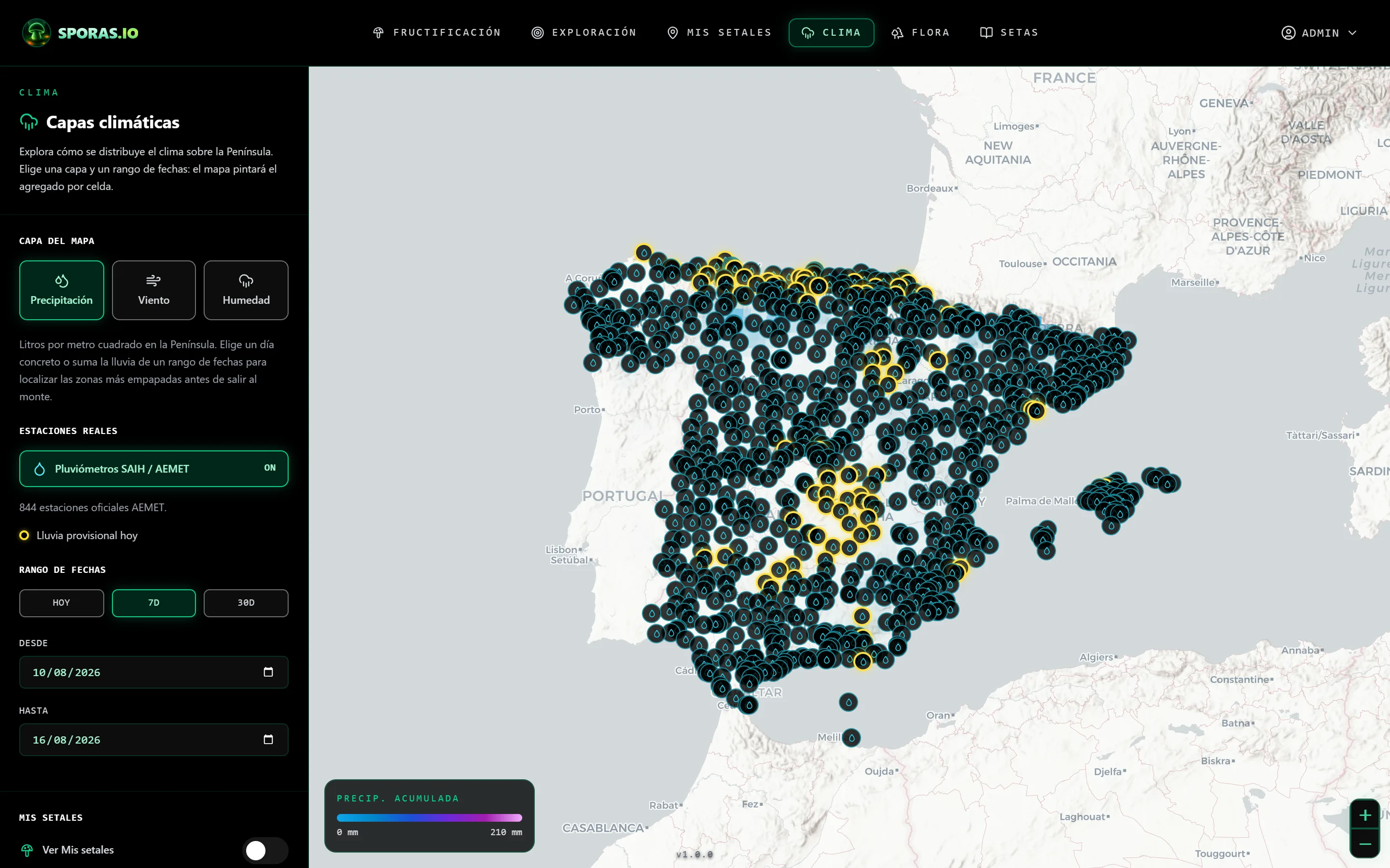 Mapa de precipitación de la Península en el visor de Clima de sporas.io con el interruptor de pluviómetros SAIH / AEMET encendido y las estaciones pintadas sobre el mapa